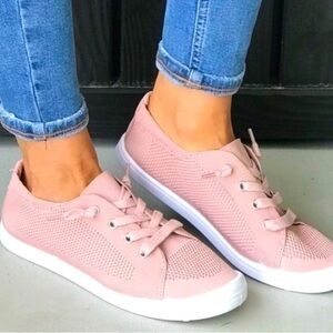 STEVE MADDEN , pino sneak size 10, PRE LOVED 🥰